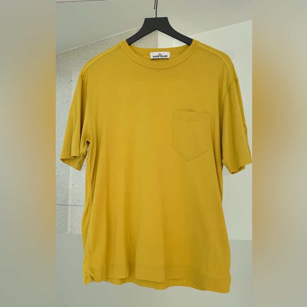 Stone Island T-shirt, like new. Size M